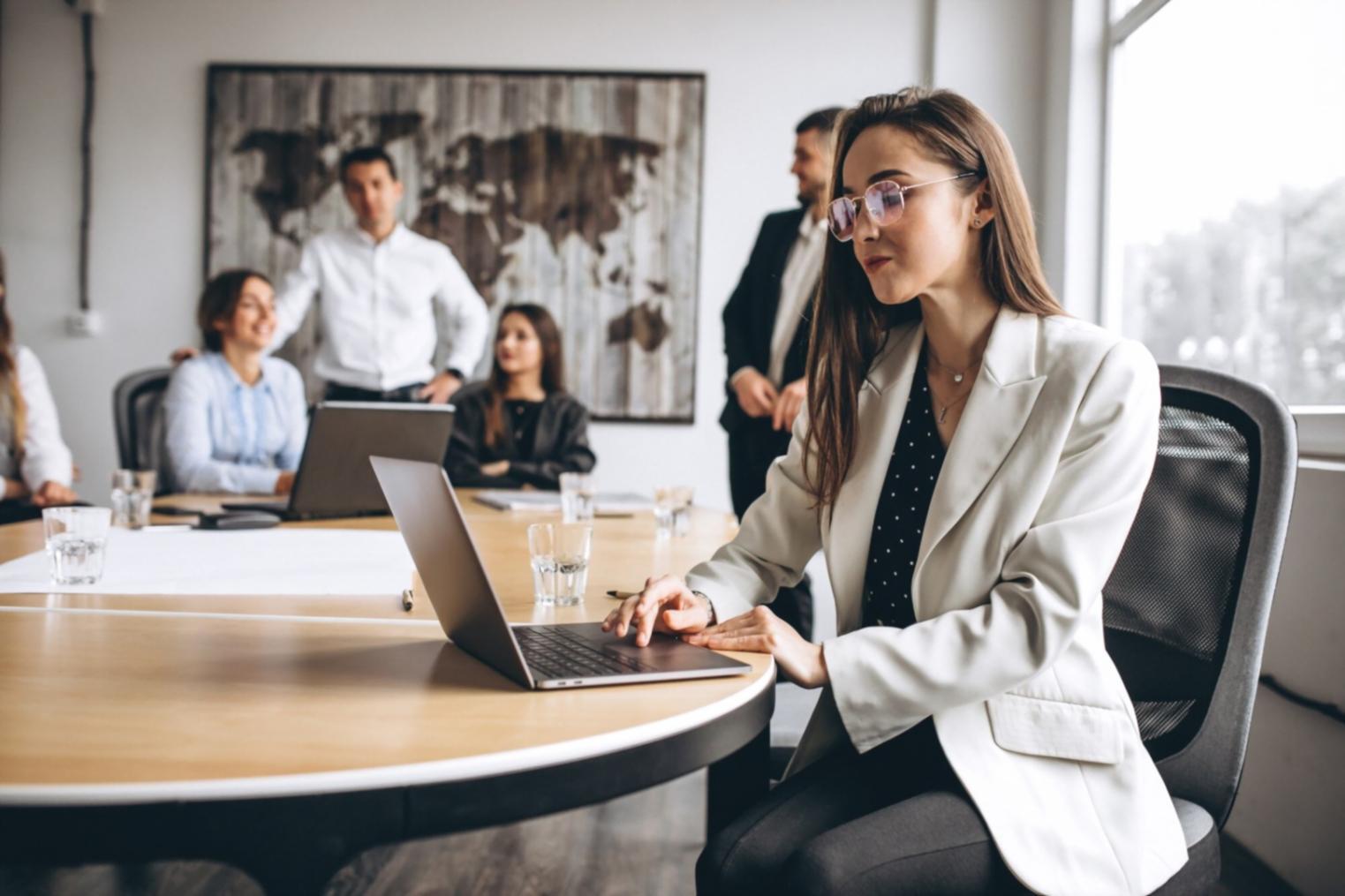Finanzbildungsprogramm mit Studenten und Dozenten